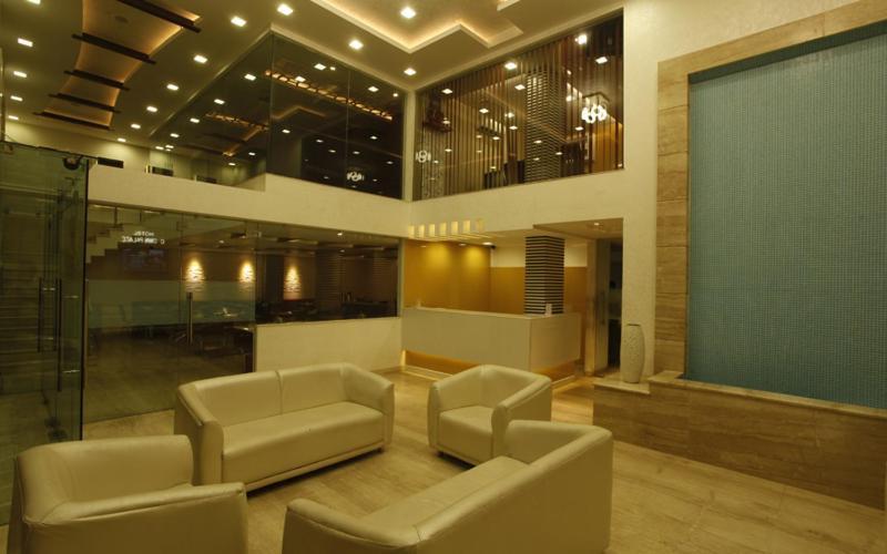 Hotel Crown Palace Αλλαχαμπάντ Εξωτερικό φωτογραφία